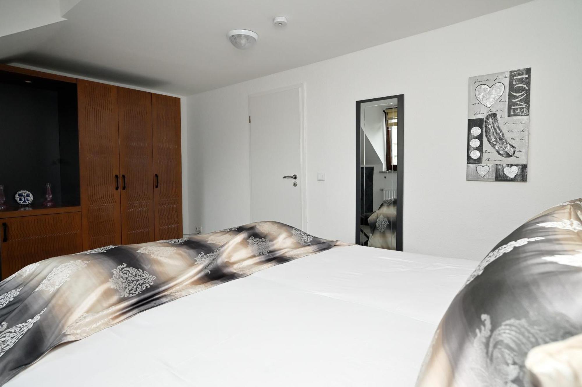 Ferienwohnung&Aparts By Kispet Group Hotels In Oberhausen Oberhausen  Exterior foto